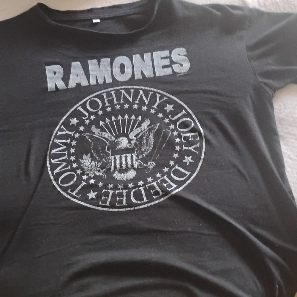 Ramones Black Graphic Tee - Short Sleeve